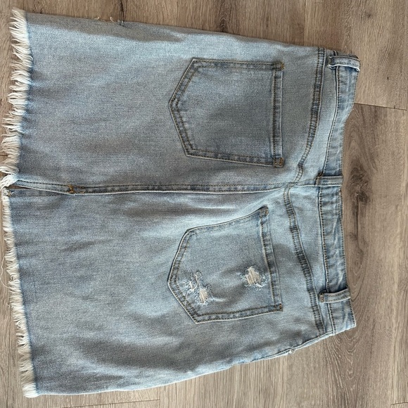 Women's Distressed Denim Skirt - Picture 3 of 3